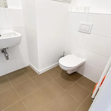 1 Apartment, Balcony, Zuzany Chalupovej 18b * 브라티슬라바